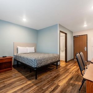 Queen Suite Accessible or Non Smoking